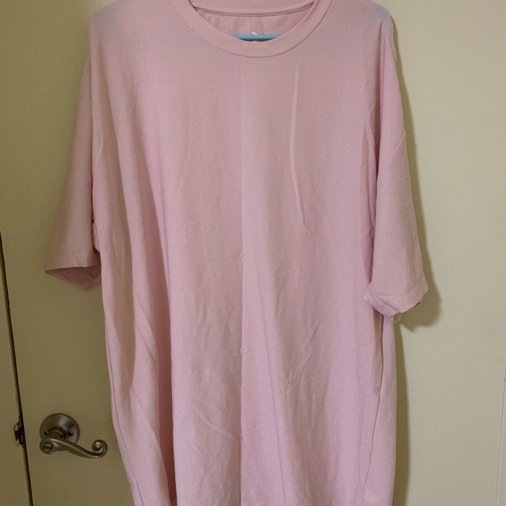 Miley Cyrus sparkly oversized T-shirt dress